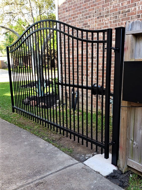 01 Custom Security Fence
