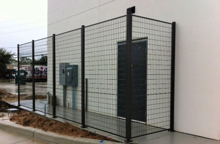 commercial chain link 3 Custom Security Fence